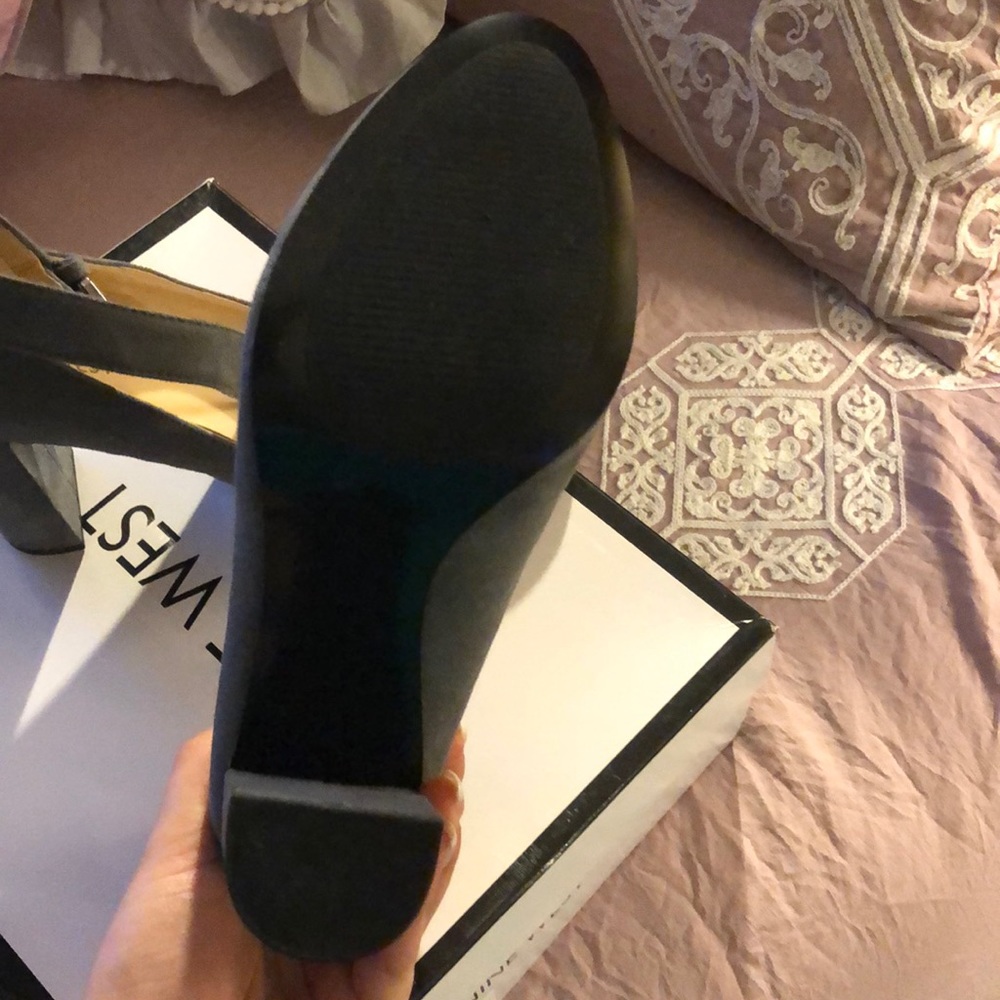 Heels - Picture 2 of 3